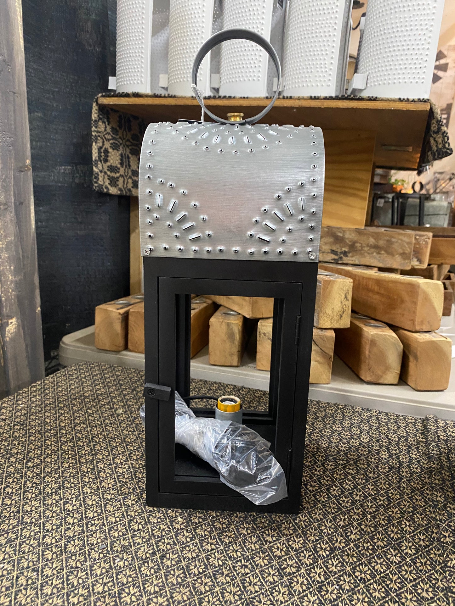 K24-27 Wooden Lakeview Lantern